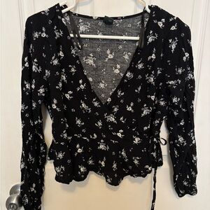 Wild Fable Black Floral Women’s Cropped Wrap Blouse Size M